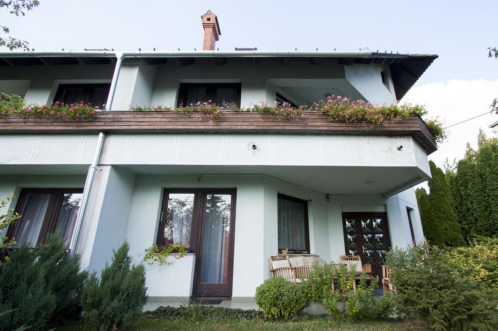 Dominika Apartman Hotel บูดาเปสต์ ภายนอก รูปภาพ