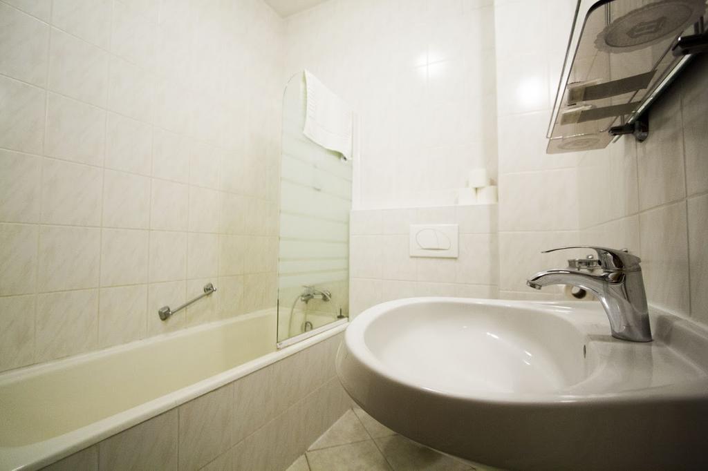 Dominika Apartman Hotel บูดาเปสต์ ภายนอก รูปภาพ