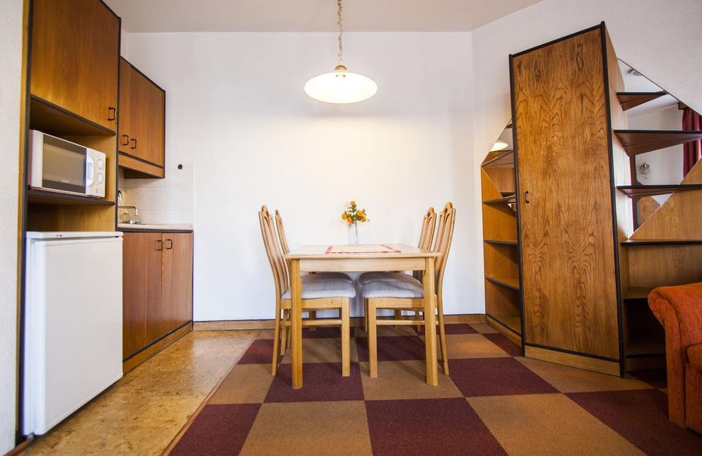 Dominika Apartman Hotel บูดาเปสต์ ภายนอก รูปภาพ