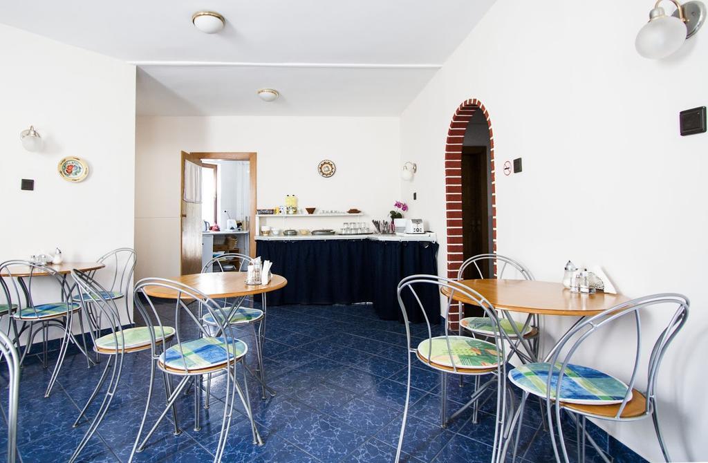 Dominika Apartman Hotel บูดาเปสต์ ภายนอก รูปภาพ
